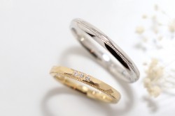 WAXコース《Option》
Dia1Pic ¥3,850-
艶消し加工 ¥2,200-
ミル打ち1周 ¥4,400-