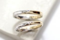 WAXコース
《Option》
Dia1Pic ¥3,850-
ミル打ち2周 ¥8,800-
コンビリングろう付け代¥5,500-