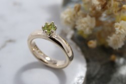 WAXコース
《Option》
誕生石(大)¥5,500-
石座¥11,000-