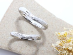 WAXコース 《Option》 Dia1pic ¥3,850- 艶消し加工 ¥2,200- 鎚目加工 ¥3,300-